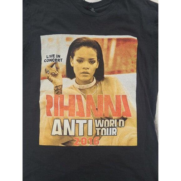 Rihanna Travis Scott Anti tour 2016 t-shirt featuring a vintage concert photo of Rihanna on a black shirt