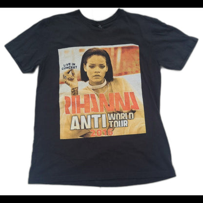 RetroVintage Thrift Rihanna Travis Scott Anti tour 2016 t-shirt with concert graphic in black