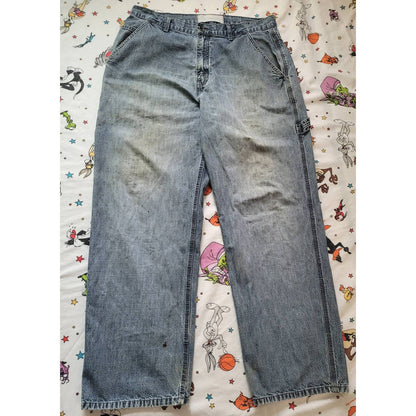 #retrovintagethrift#, #blackownedthrift#, #raptees#