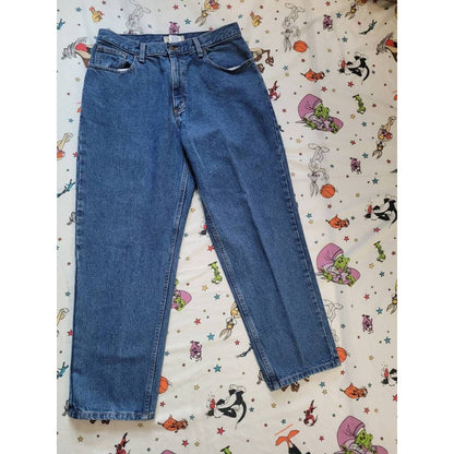 #retrovintagethrift#, #blackownedthrift#, #raptees#